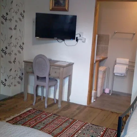 Maison De Au Pied De La Montagne Noire Panzió