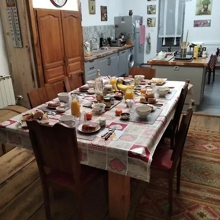 Frühstückspension Maison De Au Pied De La Montagne Noire 4*
