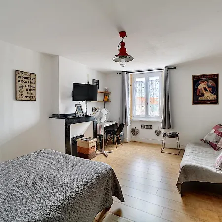 فندق مبيت وإفطار Maison De Au Pied De La Montagne Noire 3*