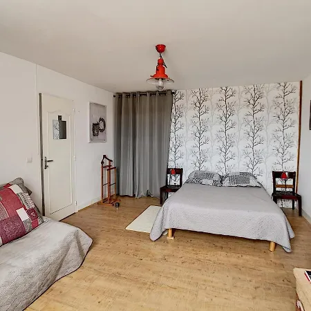 Maison De Au Pied De La Montagne Noire Bed & Breakfast