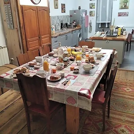 B&B Maison De Au Pied De La Montagne Noire