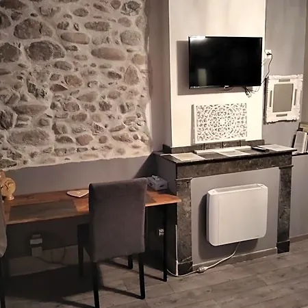Maison De Au Pied De La Montagne Noire B&B 마자메
