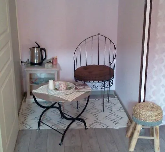 Frühstückspension Maison De Au Pied De La Montagne Noire