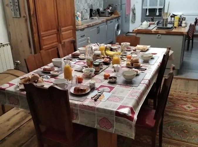 Frühstückspension Maison De Au Pied De La Montagne Noire 3*