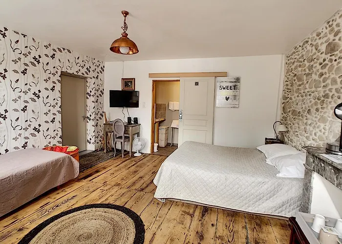 Frühstückspension Maison De Au Pied De La Montagne Noire 3*