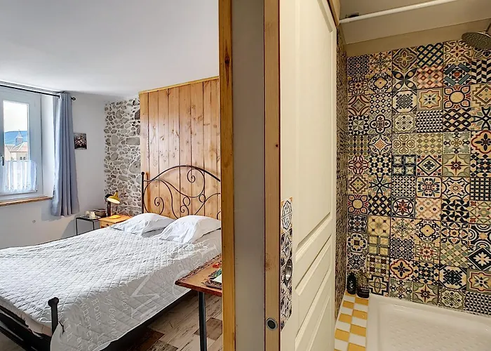 Maison De Au Pied De La Montagne Noire Frühstückspension